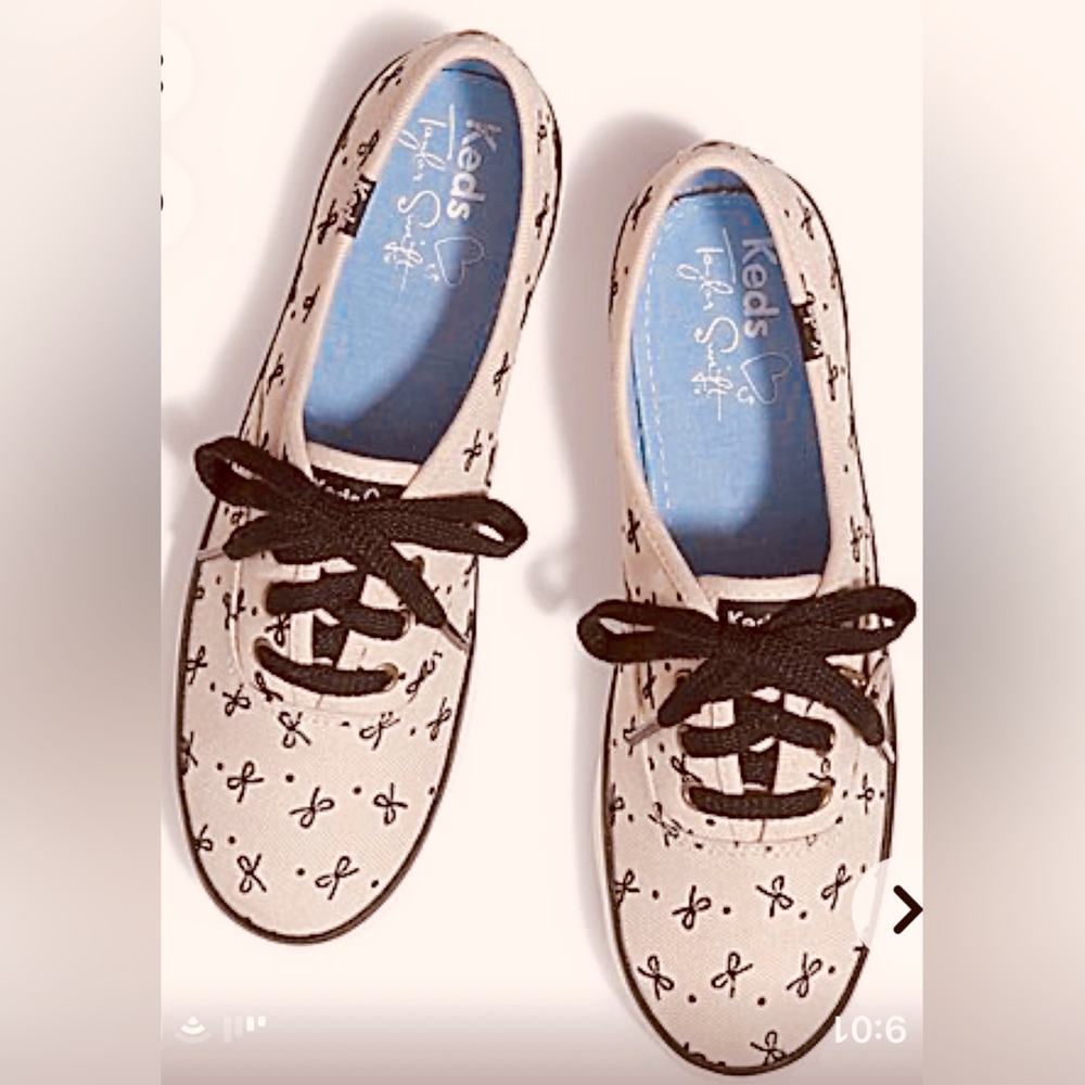 Keds ♥️ Taylor Swift pale pink and black bow Sneakers